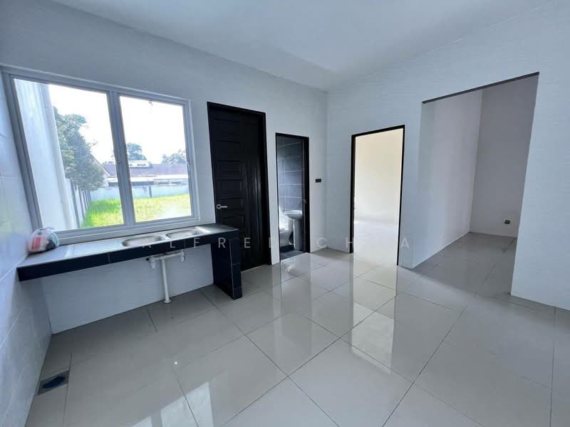 Semi-Detached House for Sale in Kota Sentosa (Kuching) - Alfred Chua - Kitchen - PropertyGuru.com.my