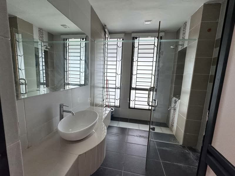 2.5-storey Terraced House for Sale in Taman Sutera Utama (Skudai) - Eric Lee - Bathroom - PropertyGuru.com.my