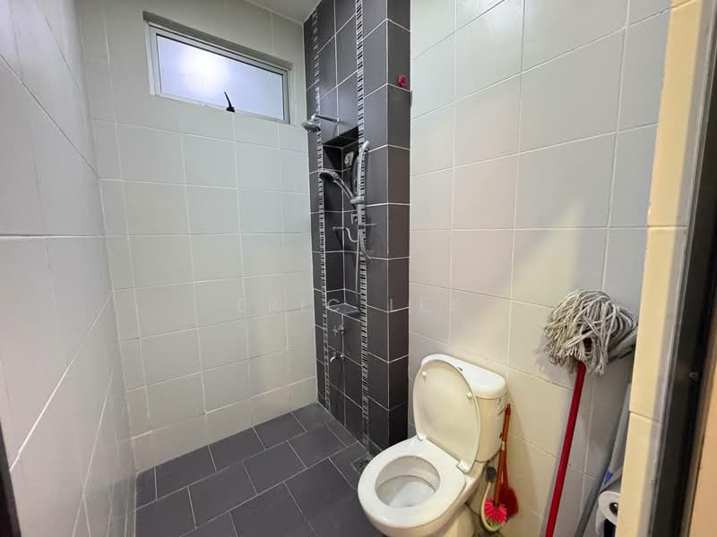 2.5-storey Terraced House for Sale in Taman Sutera Utama (Skudai) - Eric Lee - Bathroom - PropertyGuru.com.my
