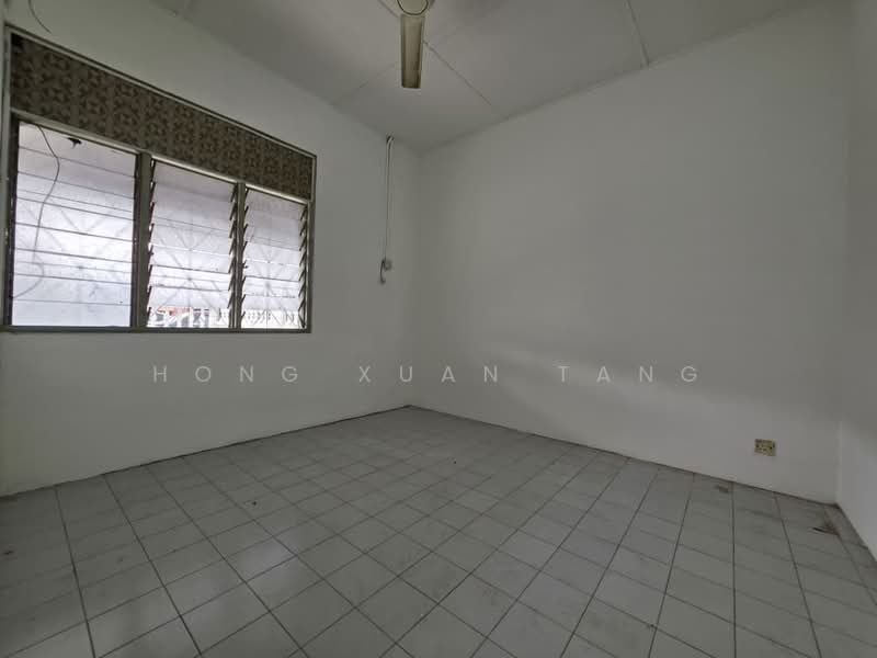 1-storey Terraced House for Rent in Permas Jaya (Johor) - Hong Xuan Tang - Bedroom - PropertyGuru.com.my