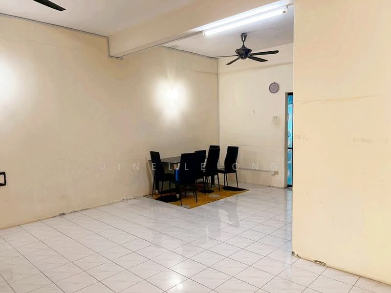 2-storey Terraced House for Rent in Teluk Kumbar (Bayan Lepas) - Jinelle Ong - Dining Room - PropertyGuru.com.my