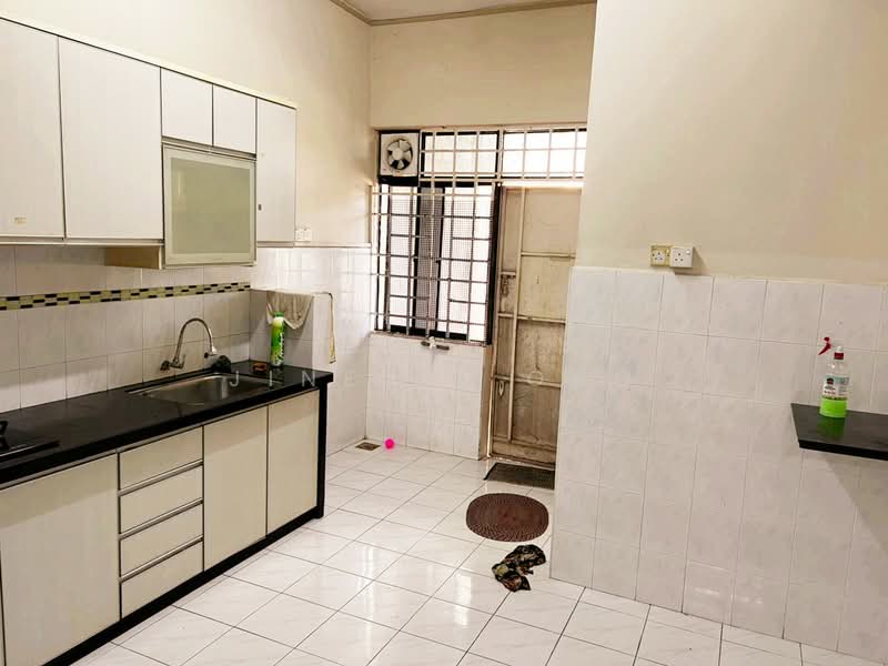 2-storey Terraced House for Rent in Teluk Kumbar (Bayan Lepas) - Jinelle Ong - Kitchen - PropertyGuru.com.my