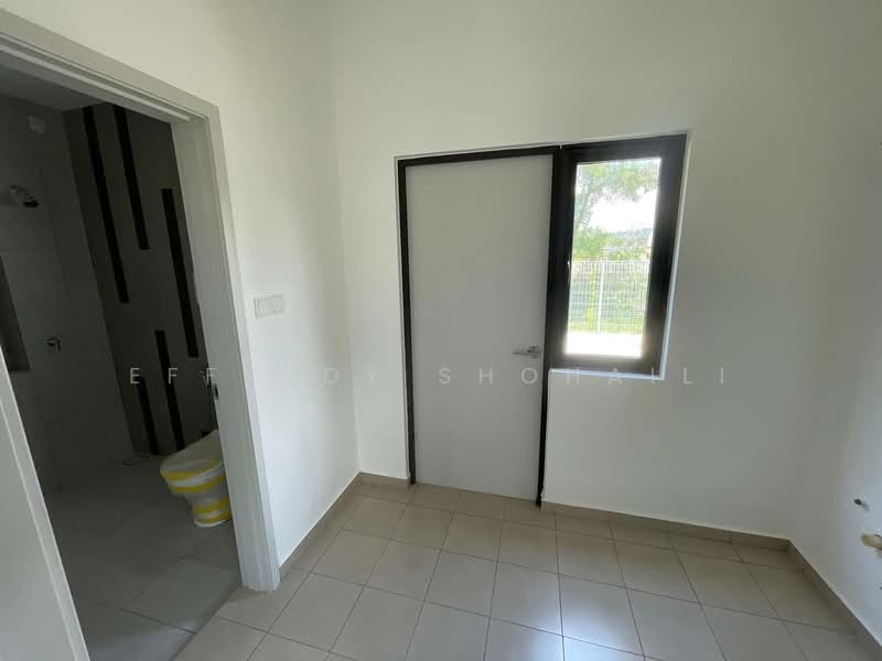 Rumah Teres 2 Tingkat untuk Dijual di U12, Taman Cahaya Alam (Shah Alam) - Effendy Shohaili - Bathroom - PropertyGuru.com.my