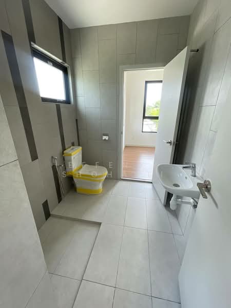 Rumah Teres 2 Tingkat untuk Dijual di U12, Taman Cahaya Alam (Shah Alam) - Effendy Shohaili - Bathroom - PropertyGuru.com.my