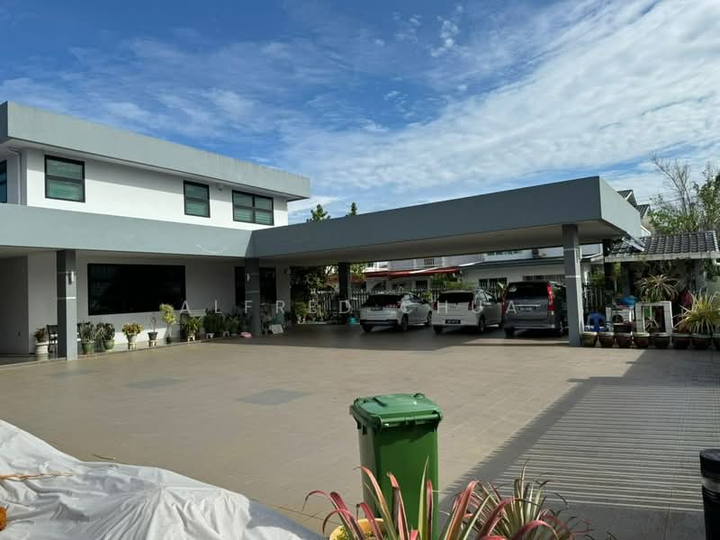Bungalow for Sale in Kuching (Sarawak) - Alfred Chua - Exterior - PropertyGuru.com.my