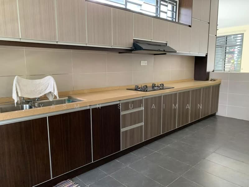 3-storey Terraced House for Sale in Laman Glenmarie (Shah Alam) - Yasmin Sulaiman - Kitchen - PropertyGuru.com.my