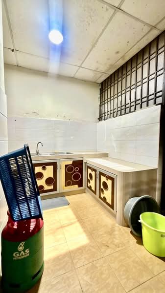 2-storey Terraced House for Sale in Taman Desa Cemerlang (Ulu Tiram) - Janice . - Kitchen - PropertyGuru.com.my