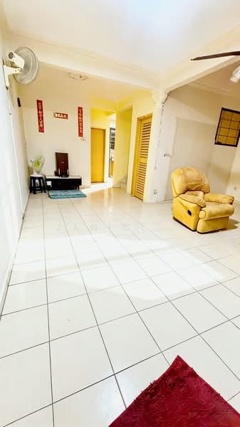 2-storey Terraced House for Sale in Taman Desa Cemerlang (Ulu Tiram) - Janice . - Living Room - PropertyGuru.com.my
