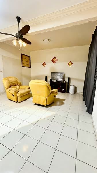 2-storey Terraced House for Sale in Taman Desa Cemerlang (Ulu Tiram) - Janice . - Living Room - PropertyGuru.com.my