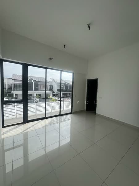 2-storey Terraced House for Sale in Bandar Rimbayu (Telok Panglima Garang) - Miki You - Balcony - PropertyGuru.com.my