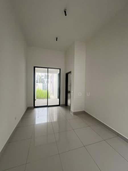 2-storey Terraced House for Sale in Bandar Rimbayu (Telok Panglima Garang) - Miki You - Living Room - PropertyGuru.com.my