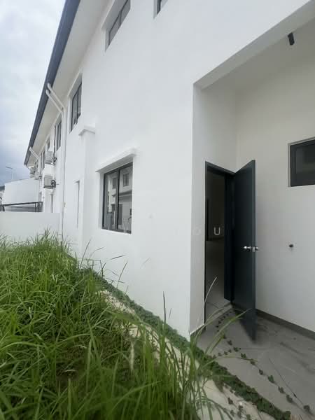 2-storey Terraced House for Sale in Bandar Rimbayu (Telok Panglima Garang) - Miki You - Exterior - PropertyGuru.com.my