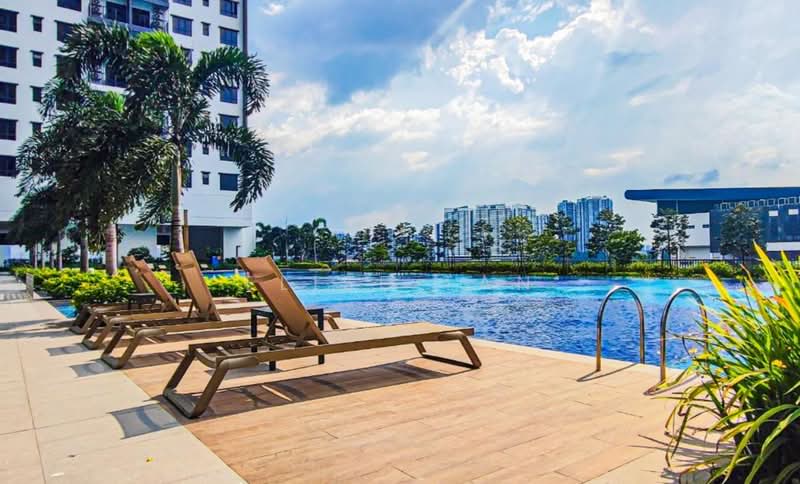 Servis Apartment untuk Dijual di M Luna - Elise Tan - Pool - PropertyGuru.com.my