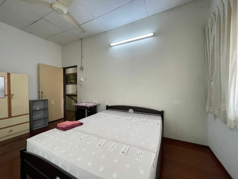 Rumah Teres 2 Tingkat untuk Dijual di Island Glades (Jelutong) - Stephanie Lim - Bedroom - PropertyGuru.com.my