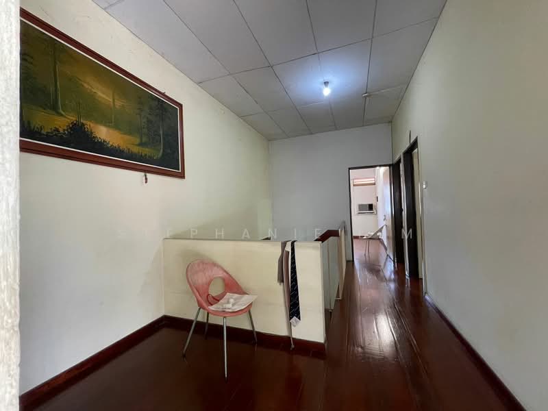 Rumah Teres 2 Tingkat untuk Dijual di Island Glades (Jelutong) - Stephanie Lim - Corridor - PropertyGuru.com.my