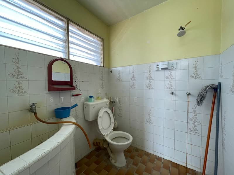 Rumah Teres 2 Tingkat untuk Dijual di Island Glades (Jelutong) - Stephanie Lim - Bathroom - PropertyGuru.com.my