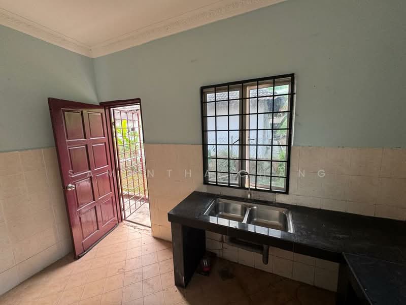 Semi-Detached House for Sale in Taman Riveria Perdana (Klang) - Samantha Chang - Kitchen - PropertyGuru.com.my