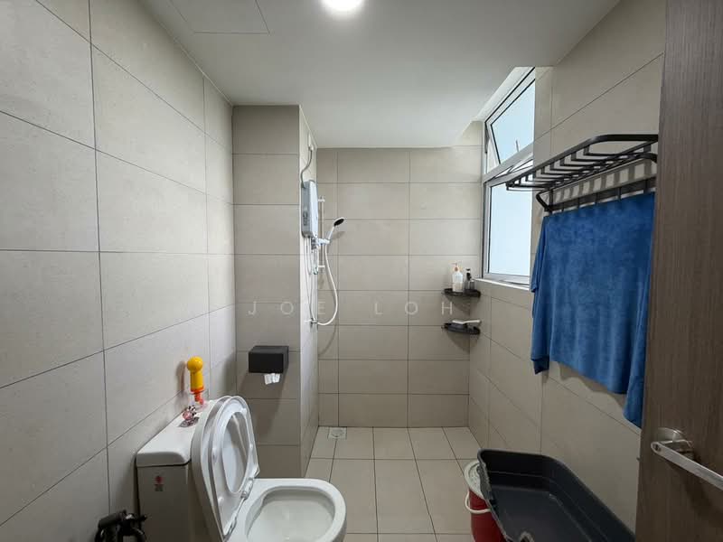 Service Residence for Sale at Vista Tiara (MBW Bay) - Joe Loh - Bathroom - PropertyGuru.com.my