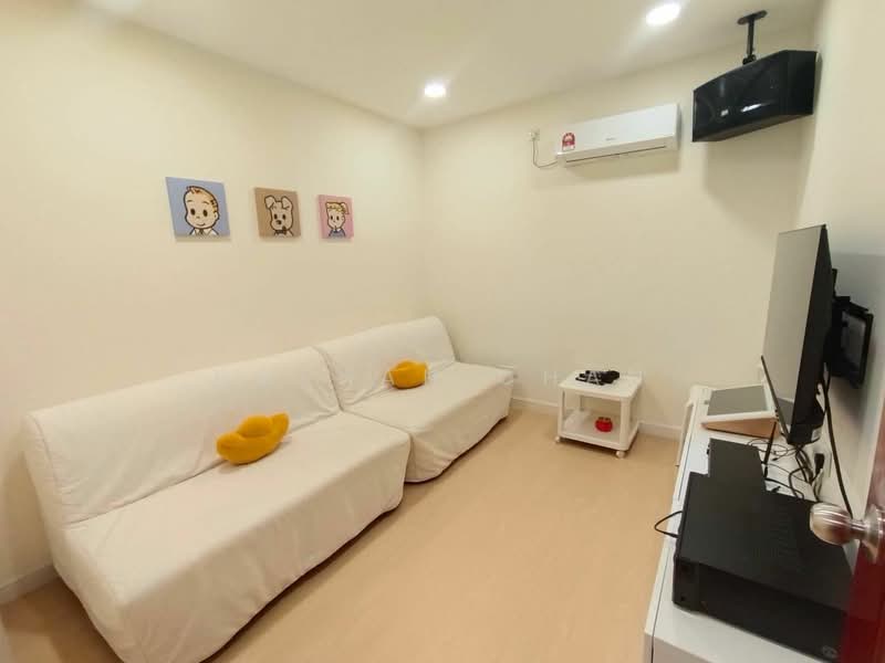 Rumah Teres 2 Tingkat untuk Dijual di Taman Pelangi (Johor Bahru) - Nathan Chan - Living Room - PropertyGuru.com.my
