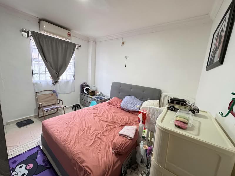 Pangsapuri untuk Dijual di Desa Skudai Apartment - Eric Lee - Bedroom - PropertyGuru.com.my