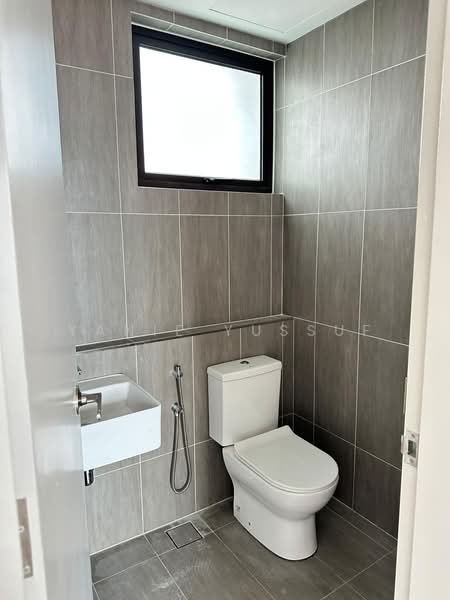 Service Residence for Sale at The Pulse Residence - Yanie Yussuf - Bathroom - PropertyGuru.com.my