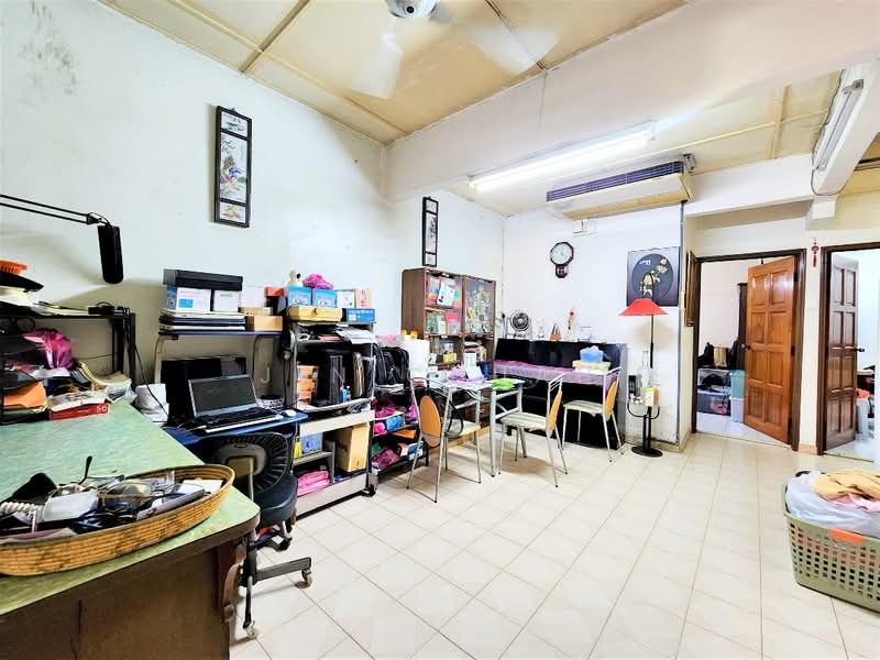 Rumah Teres 1 Tingkat untuk Dijual di Jelutong (Penang) - Jin Chuah - Living Room - PropertyGuru.com.my