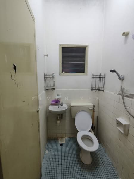 Rumah Teres 1 Tingkat untuk Disewa di Taman Bukit Teratai (Ampang) - Simon Kee - Bathroom - PropertyGuru.com.my