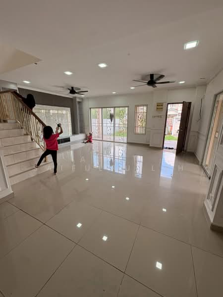 Semi-Detached House for Rent in Alam Suria (Puncak Alam) - Aizat Saifulrullah - Living Room - PropertyGuru.com.my