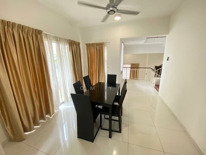 Rumah Berkembar untuk Dijual di Kota Emerald (Rawang) - Tom Yip - Dining Room - PropertyGuru.com.my