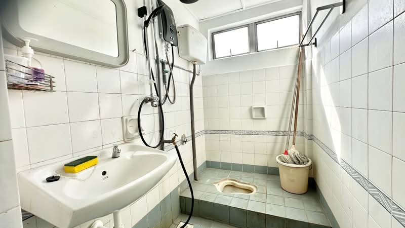 Pangsapuri untuk Dijual di Jasmine Court - Syahrim Naim - Bathroom - PropertyGuru.com.my