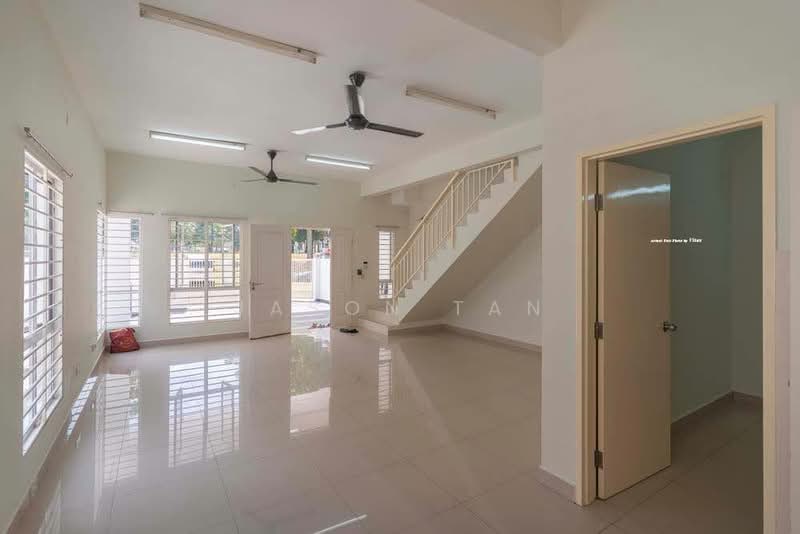 Rumah Kluster untuk Dijual di Setia Impian (Setia Alam) - Jason Tan - Living Room - PropertyGuru.com.my