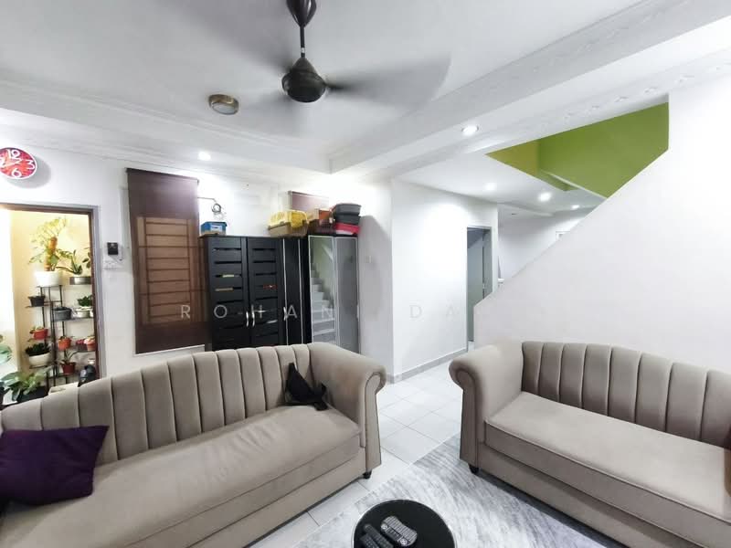 2-storey Terraced House for Sale in Bandar Baru Bangi (Selangor) - Rohani Daud - Living Room - PropertyGuru.com.my