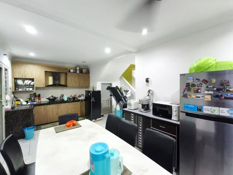 2-storey Terraced House for Sale in Bandar Baru Bangi (Selangor) - Rohani Daud - Kitchen - PropertyGuru.com.my