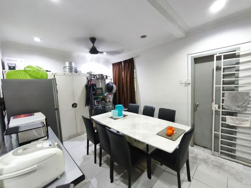 2-storey Terraced House for Sale in Bandar Baru Bangi (Selangor) - Rohani Daud - Dining Room - PropertyGuru.com.my