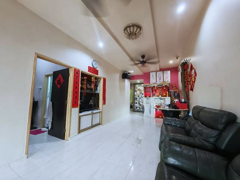 1-storey Terraced House for Sale in Taman Nusa Bestari 2 (Iskandar Puteri (Nusajaya)) - Karl Lim - Living Room - PropertyGuru.com.my