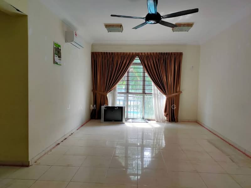 Pangsapuri untuk Dijual di Pulai View - James Bong - Living Room - PropertyGuru.com.my