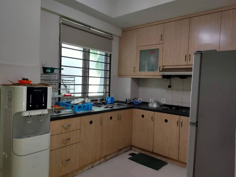 Pangsapuri untuk Dijual di Pulai View - James Bong - Kitchen - PropertyGuru.com.my