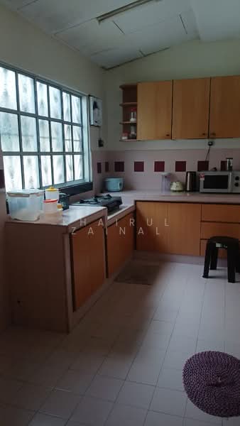Rumah Teres 2 Tingkat untuk Dijual di Shah Alam (Selangor) - Khairul Zainal - Kitchen - PropertyGuru.com.my