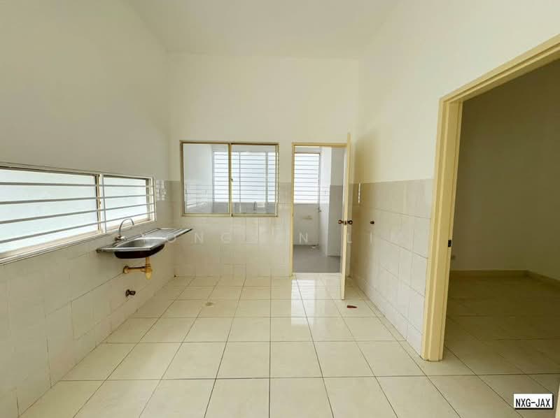 2-storey Terraced House for Sale in Setia Indah (Setia Alam) - Yongsen Lim - Kitchen - PropertyGuru.com.my