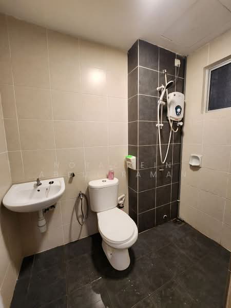 Townhouse for Sale in Kuala Selangor (Selangor) - Norazrein Abdul Raman - Bathroom - PropertyGuru.com.my