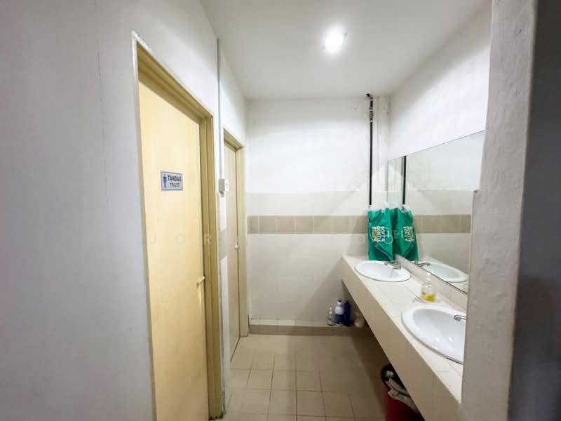 Retail Space for Rent in Bayan Baru (Penang) - Jordan Foo - Bathroom - PropertyGuru.com.my