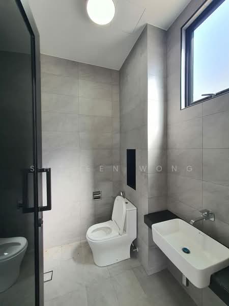Rumah Berkembar untuk Disewa di Setia Tropika (Johor Bahru) - Shereen Wong - Bathroom - PropertyGuru.com.my
