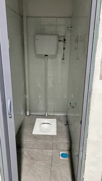 Factory for Rent in Kawasan Perindustrian Klang Utama (Kapar) - M.K. Lee - Bathroom - PropertyGuru.com.my