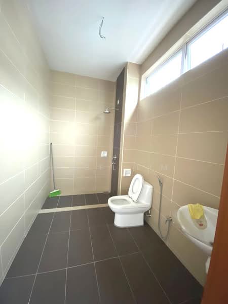 Rumah Kluster untuk Dijual di Taman Mount Austin (Tebrau) - Angel Lim - Bathroom - PropertyGuru.com.my