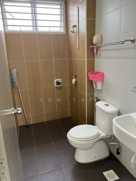 Condominium for Rent at The Straits View Condominium - Sam Yap - Bathroom - PropertyGuru.com.my