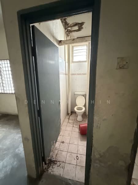 Pejabat untuk Disewa di Taman Putri Jaya (Cheras) - Dennix Chin - Bathroom - PropertyGuru.com.my