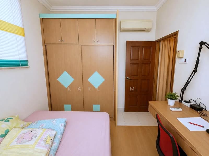Rumah Teres 1.5 Tingkat untuk Dijual di Taman Molek (Johor Bahru) - Karl Lim - Bedroom - PropertyGuru.com.my