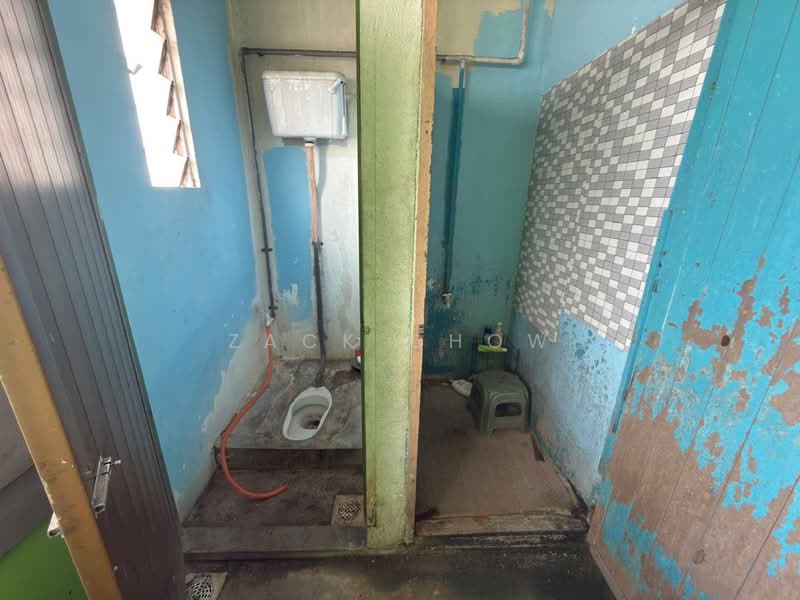 Flat for Sale at Taman Melor - Zack Chow - Bathroom - PropertyGuru.com.my