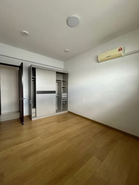 Condominium for Rent at Lovell @ Country Garden Danga Bay - Ellen Yeap - Bedroom - PropertyGuru.com.my