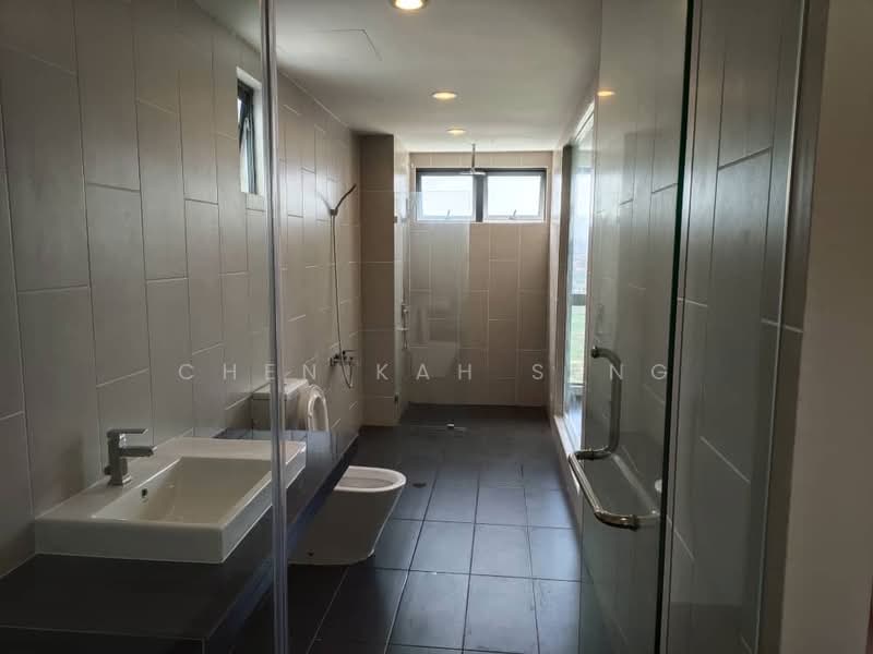 Kondominium untuk Dijual di The Andes Condo Villa @ Bukit Jalil - Chen Kah Seng - Bathroom - PropertyGuru.com.my